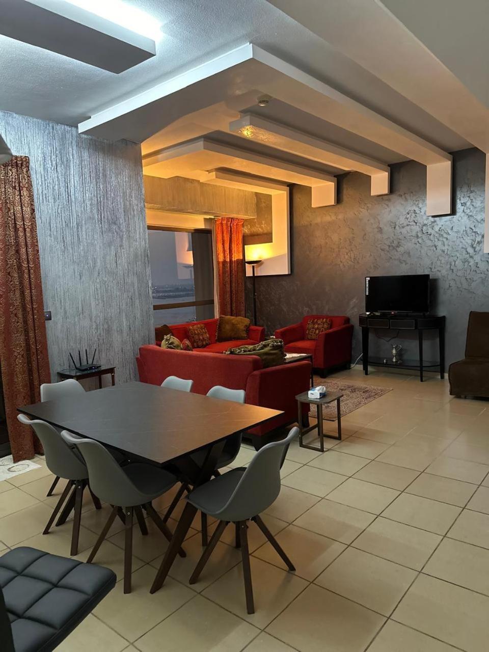 - Jbr Front, Full Sea View - Majestic Luxe - 2br - Sleep 5 - For Families & Couples Only Dubai